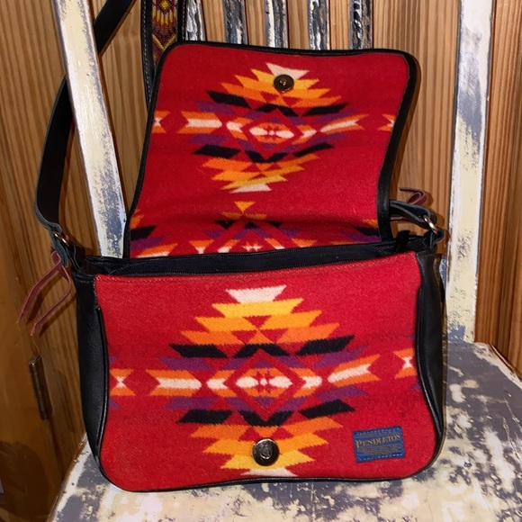 🌟🌟🌟PENDLETON HANDBAG WITH CUSTOM BEADED STRAP🌟🌟🌟 - Picture 7 of 10